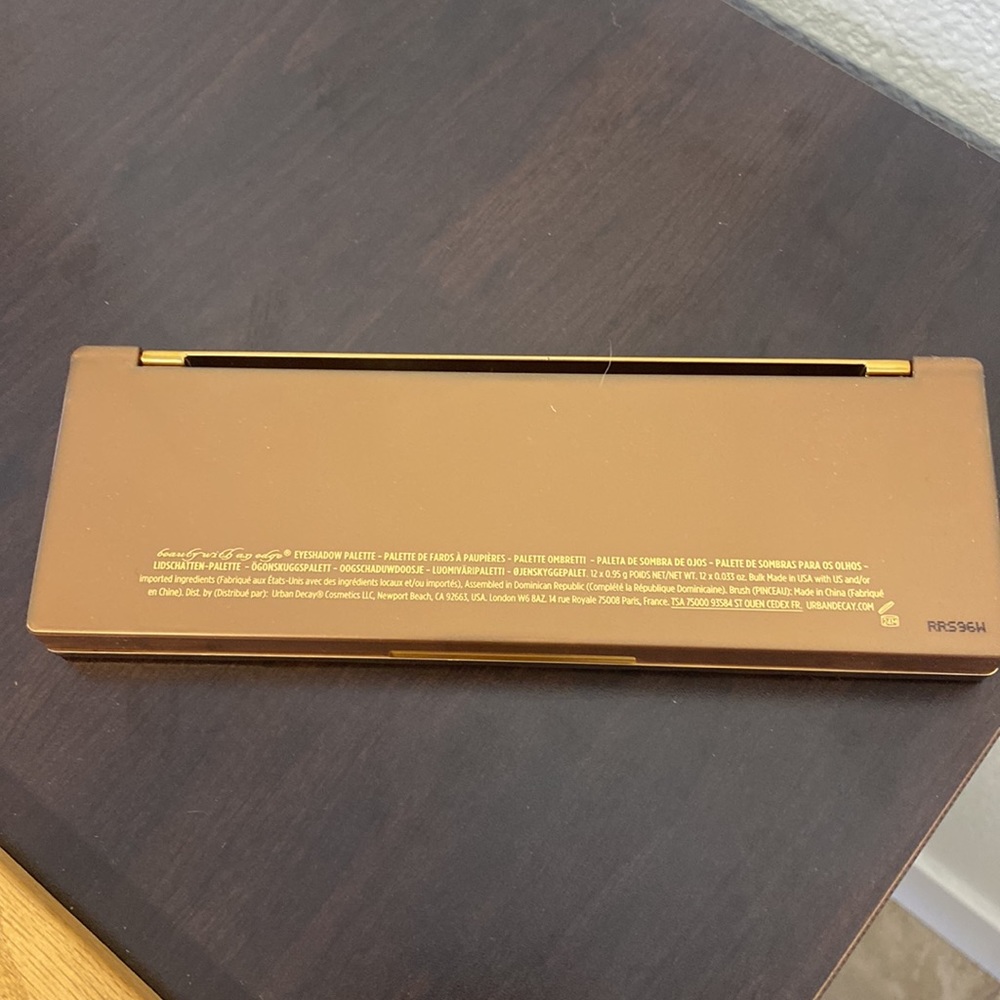 Urban Decay Honey Palette and Zero Black Pencil Eyeliner - Picture 7 of 8